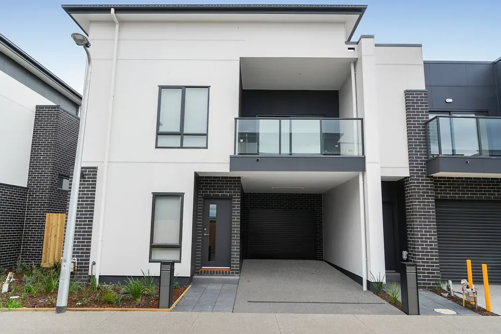 Brand New Townhouse Offering Convenience & Modern Living