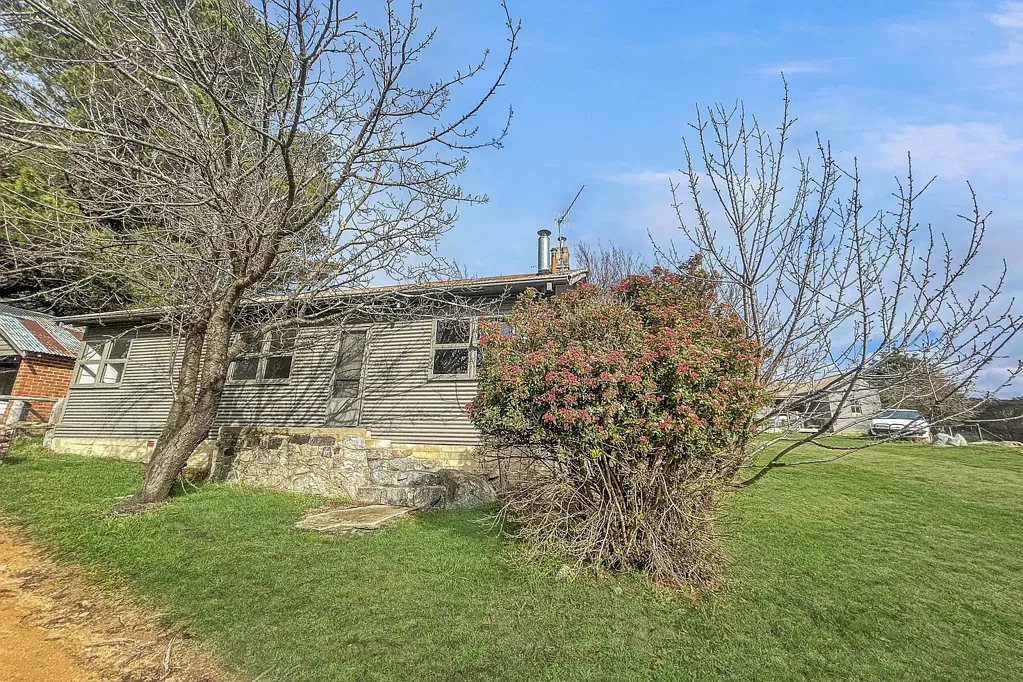 Charming Rural Farm Cottage – Peaceful Country Living Available Now
