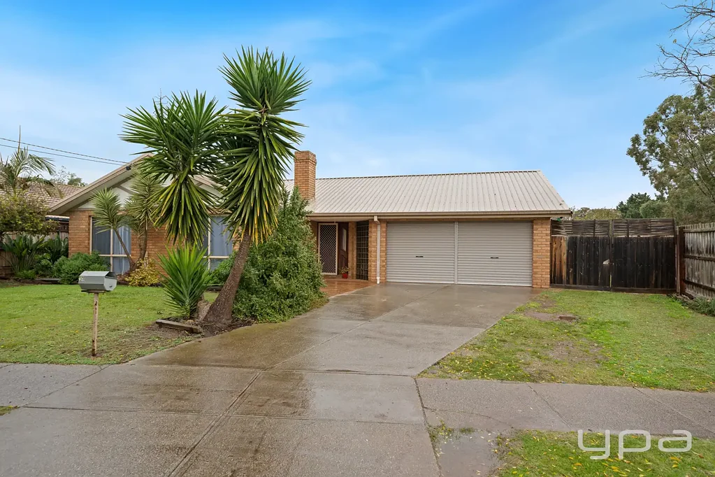 Spacious Family Home on a Huge Allotment in Convenient Werribee Location