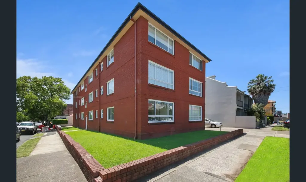 Vibrant 2 Bedroom Unit in Leichhardt