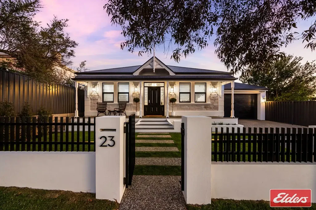 Gawler East 4ਬੈੱਡਰੂਮ Near New Contemporary Sophistication with Heritage Charm