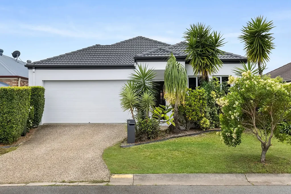 Varsity Lakes 3ਬੈੱਡਰੂਮ Comfortable family home or a smart investment in a high-demand area