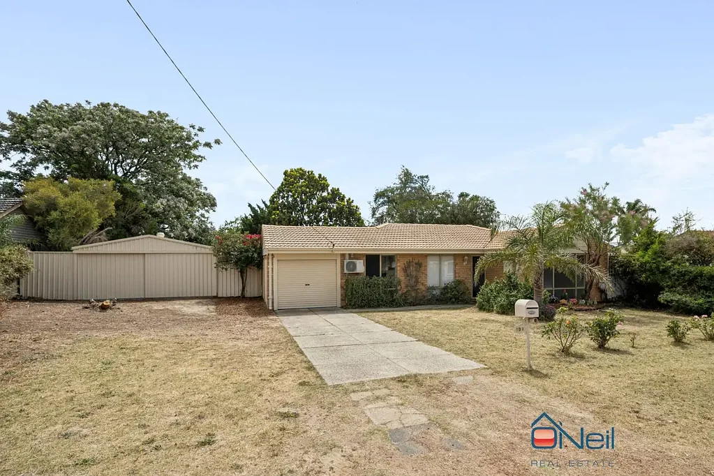 Camillo 3Kwarto Workshop, Large back yard, Air con home and so much more