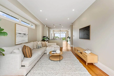 Contemporary Comfort: Views, Sun, and Space!