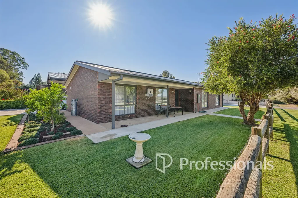Merbein 3ห้องนอน THE LOOKOUT – A Riverside Dream Home