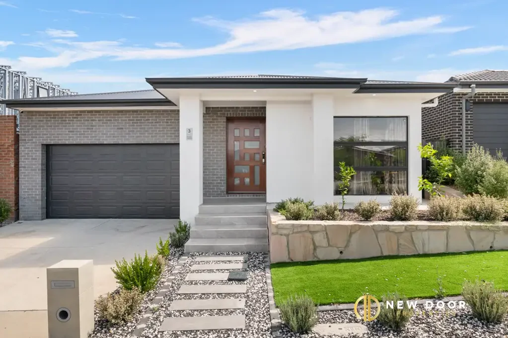 Your family home awaits!
