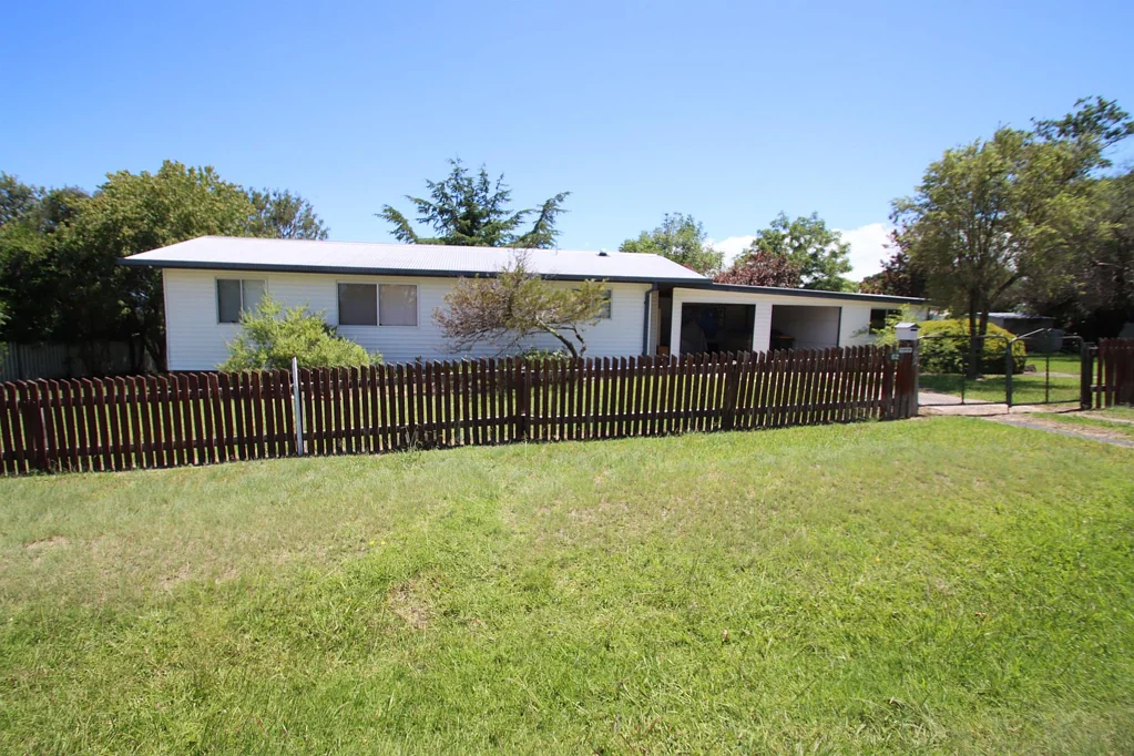 Tenterfield 3Moenga Private and Elevated..