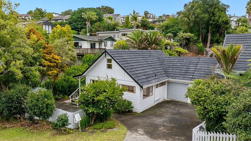 2/1 Trelawny Place, Hillcrest, North Shore City, Auckland
