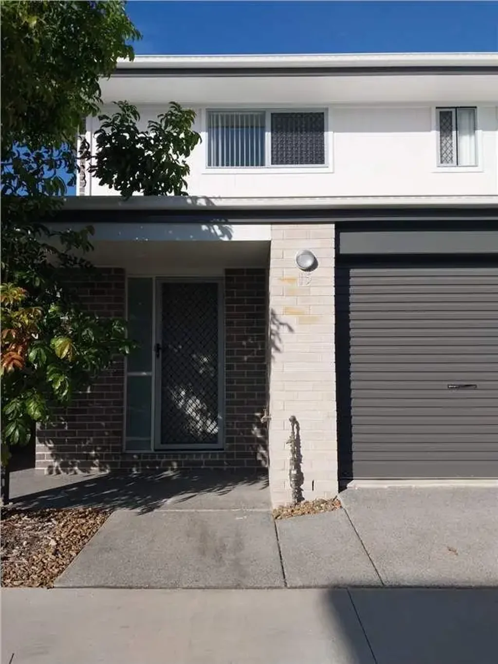 Heart of Burpengary!! 3 beds/2 bath/1 car