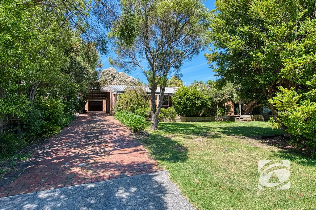 4 Roundhay Court, Berwick, VIC 3806