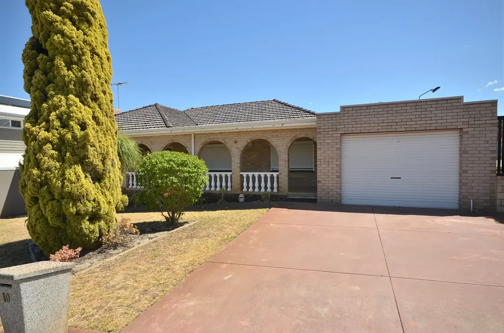 Large Family Home with Pool
