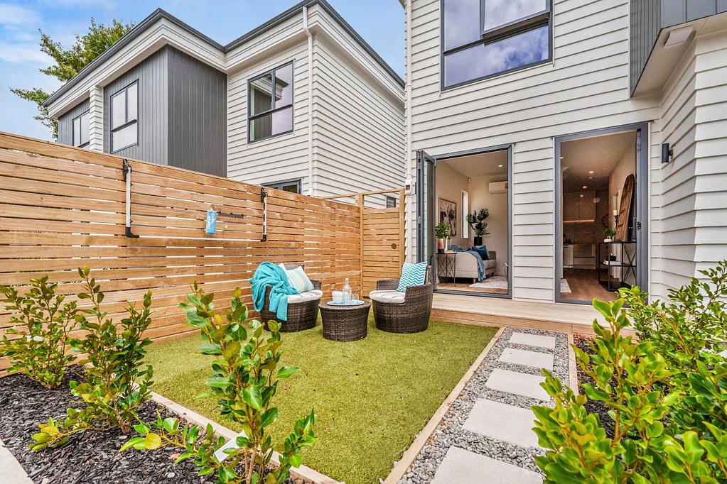 Botany Downs 4房  Modern Parkside Home on Freehold Land
