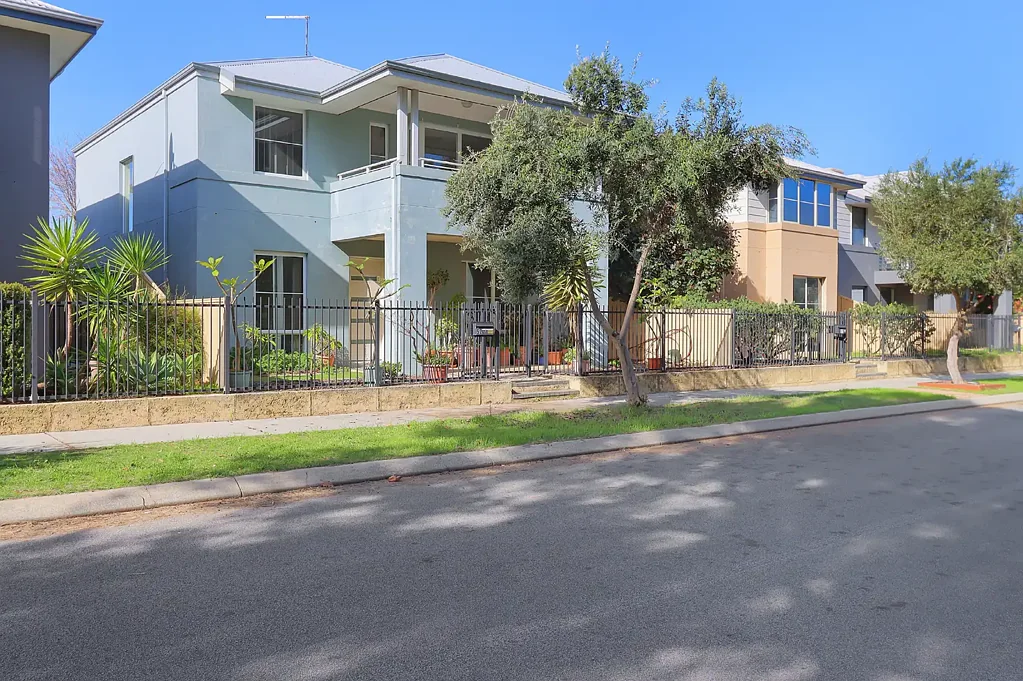 Shoalwater 3 Bedroom Overlooking Pond