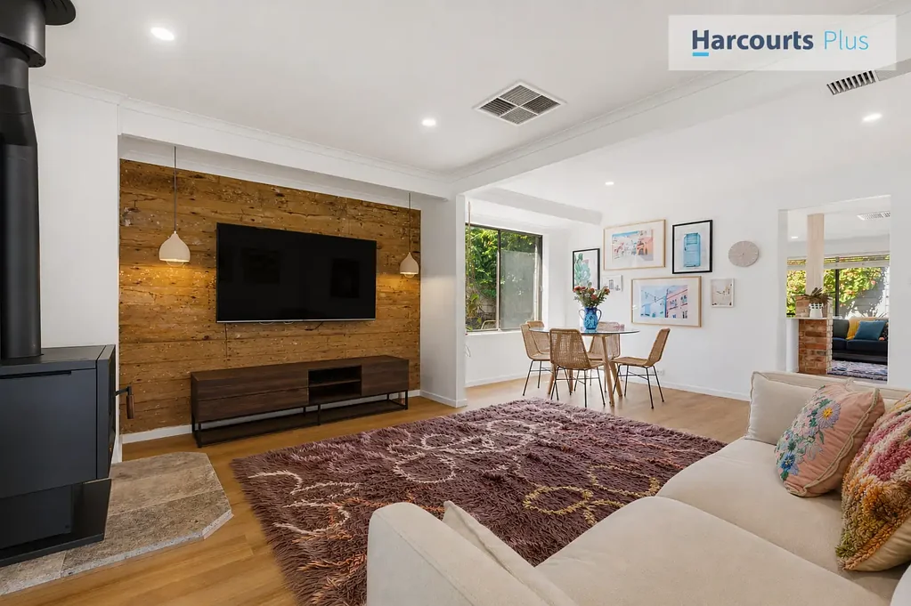 Hallett Cove 3Phòng ngủ Where modern living meets country charm!