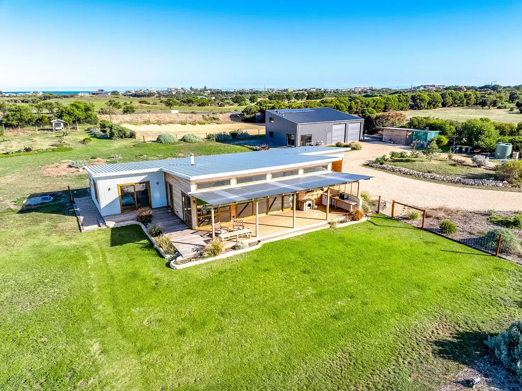 Middleton 4બેડરૂમ Modern Lifestyle Retreat on Expansive Acreage