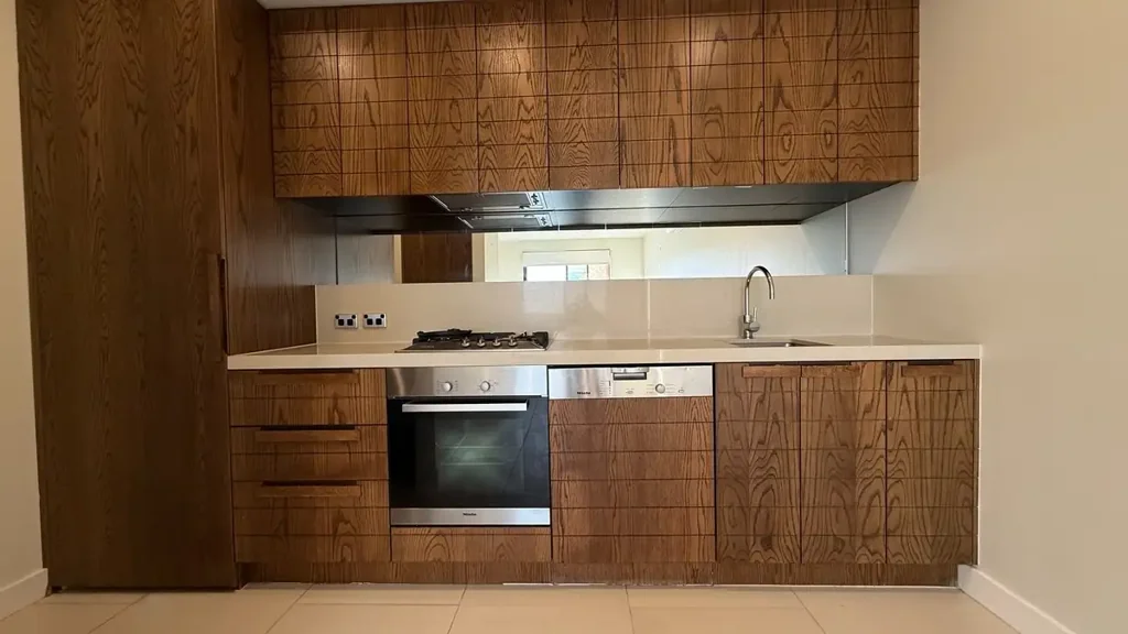 ONE OF IVY'S FINEST TOP FLOOR APARTMENTS