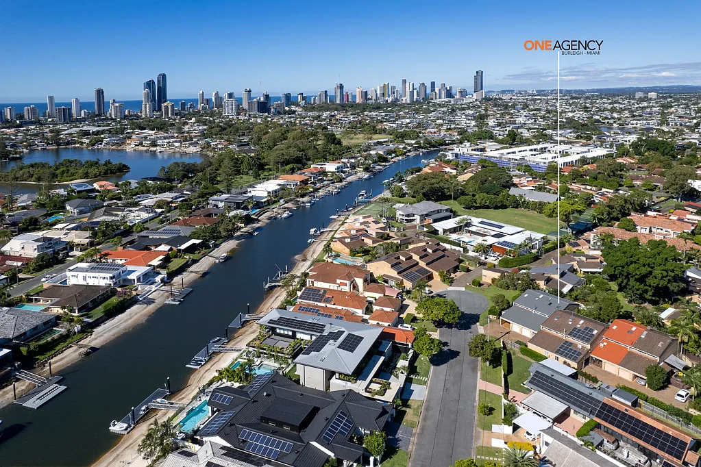 Surfers Paradise 3房  Motivated Seller - Newly Renovated Private Villa