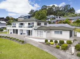 76 Marellen Drive, Red Beach