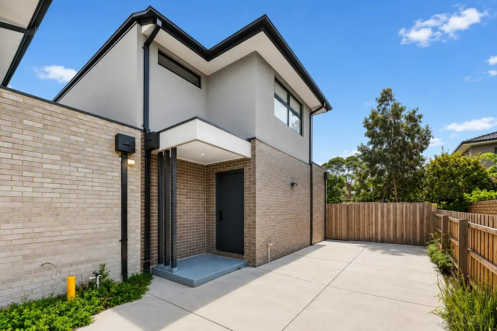 Burwood 2कमरा A Light-Filled, Exceptionally Spacious Home with North-Facing Living