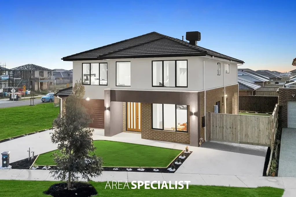 Clyde 5 Bedroom PARK FRONT 5 BED WITH MULTIPLE LIVING