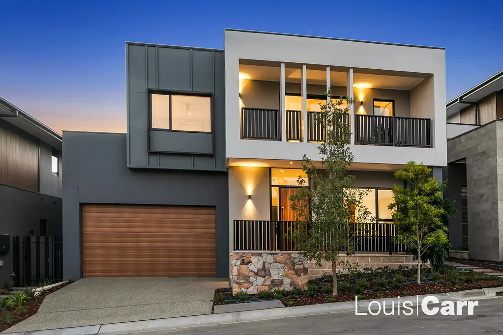 West Pennant Hills 4房 全新定制住宅 高端优雅奢居 简约现代设计 绿树成荫环境 优质学校划片 共享25米泳池 宽敞多代同堂空间 设计师厨房 便捷交通出行 Unrivalled: Brand New, Luxe Living Meets Superior Convenience: 400m to CityBus