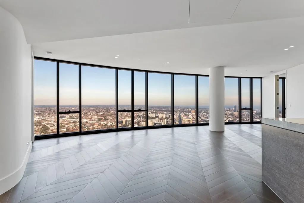 38th Floor Luxury Three Bedroom Residence