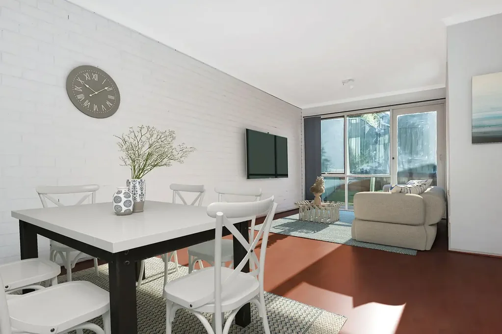 Bathurst 2ਬੈੱਡਰੂਮ CBD Convenience Meets Effortless Investment Potential