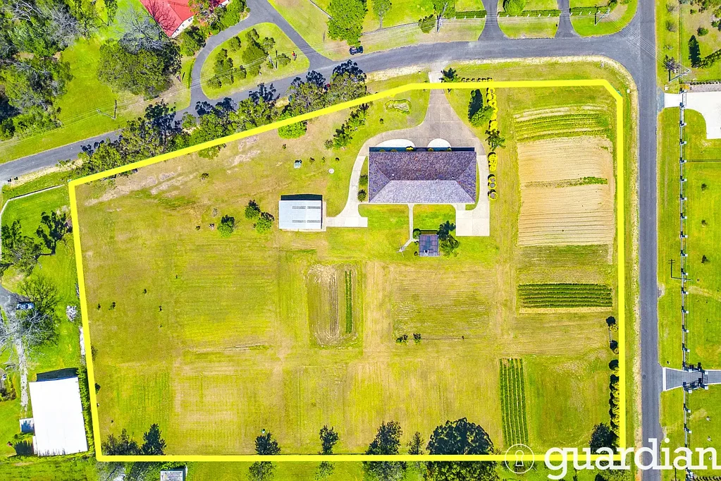 8 Lisbon Road, Kenthurst, NSW 2156