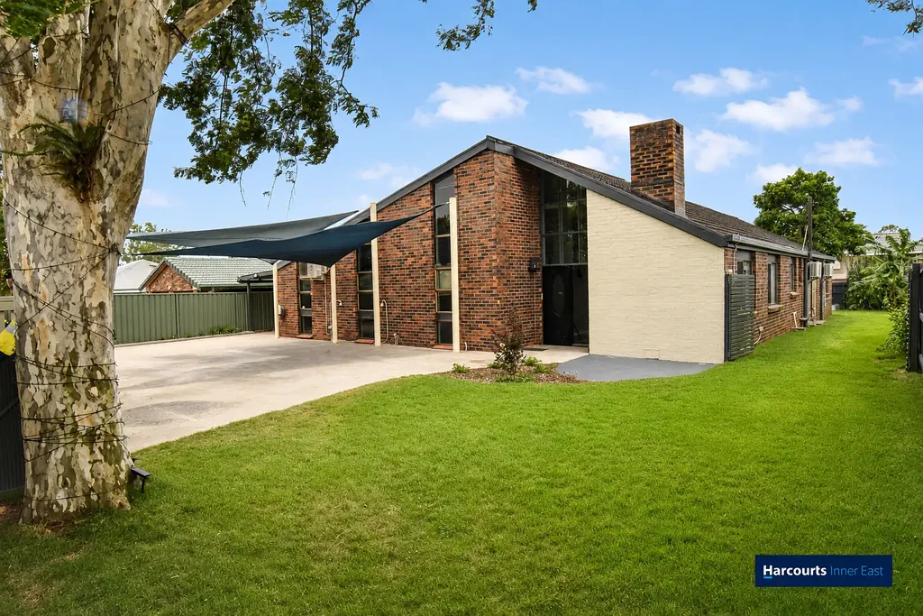 Your Family's Private Oasis-Space, Comfort and a Sparkling Pool