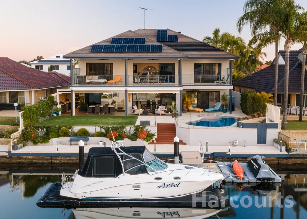 Dudley Park 4 Bedroom Absolutely Magnificent North Facing Canal Residence