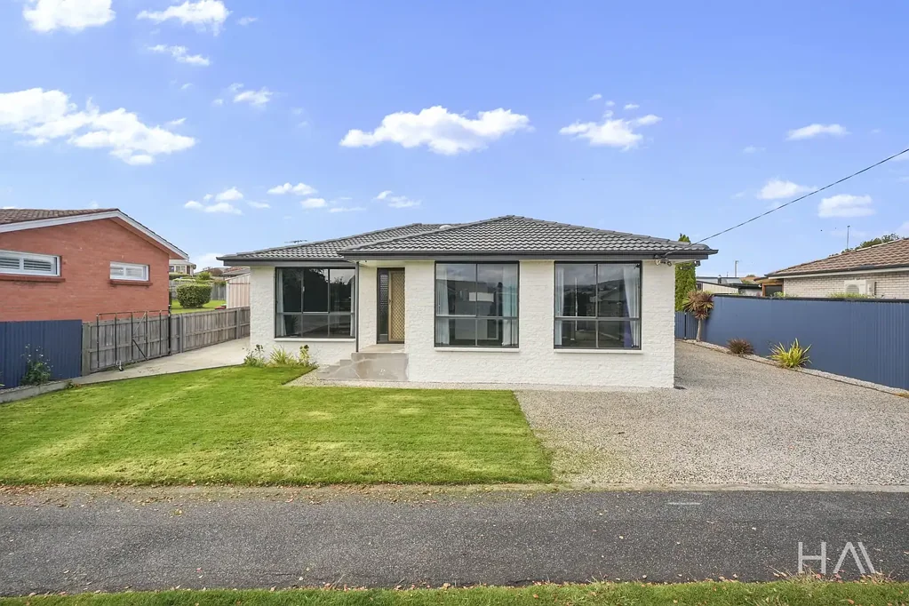 Prospect Vale 3chambre Flexible Living on a Flat Block with Dual Driveway Access