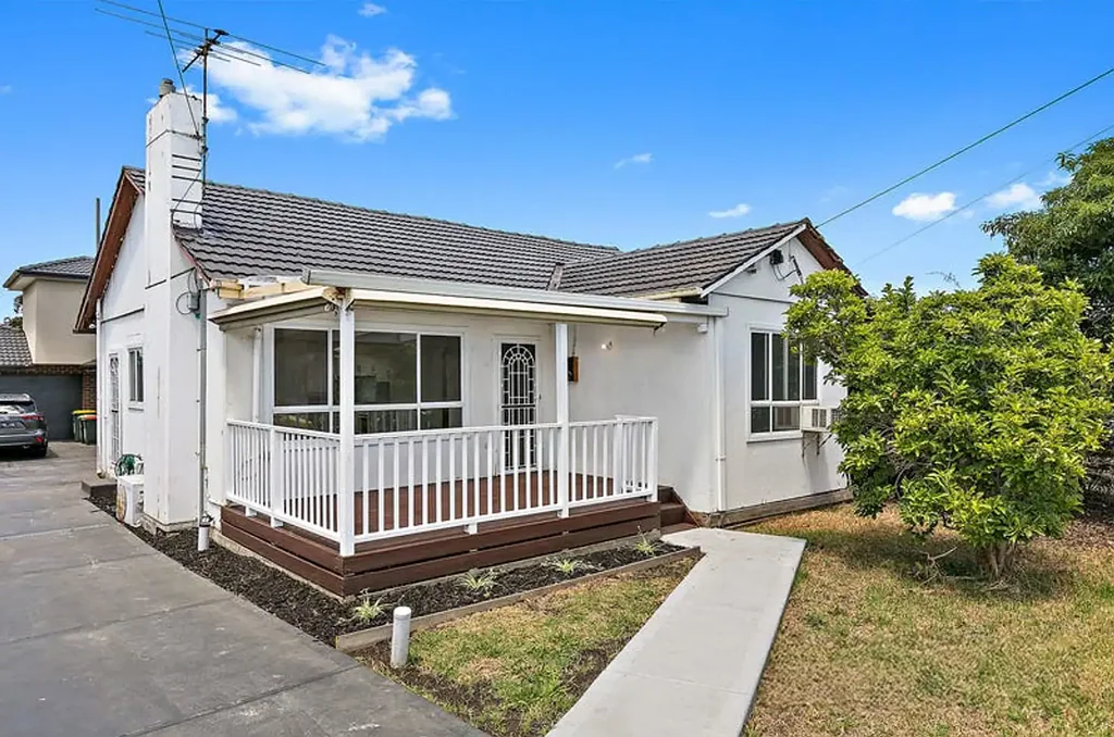 Low-maintenance Home In A Convenient Location!