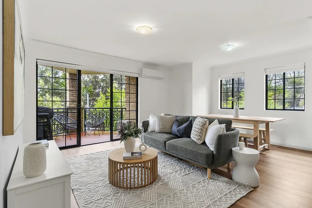 Gymea 2房 宽敞生活空间，无共用墙 Spacious Living With No Common Walls