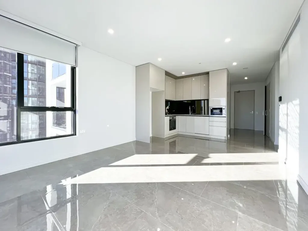 2 BEDROOMS NEARLY NEW APARTMENT IN MERITON