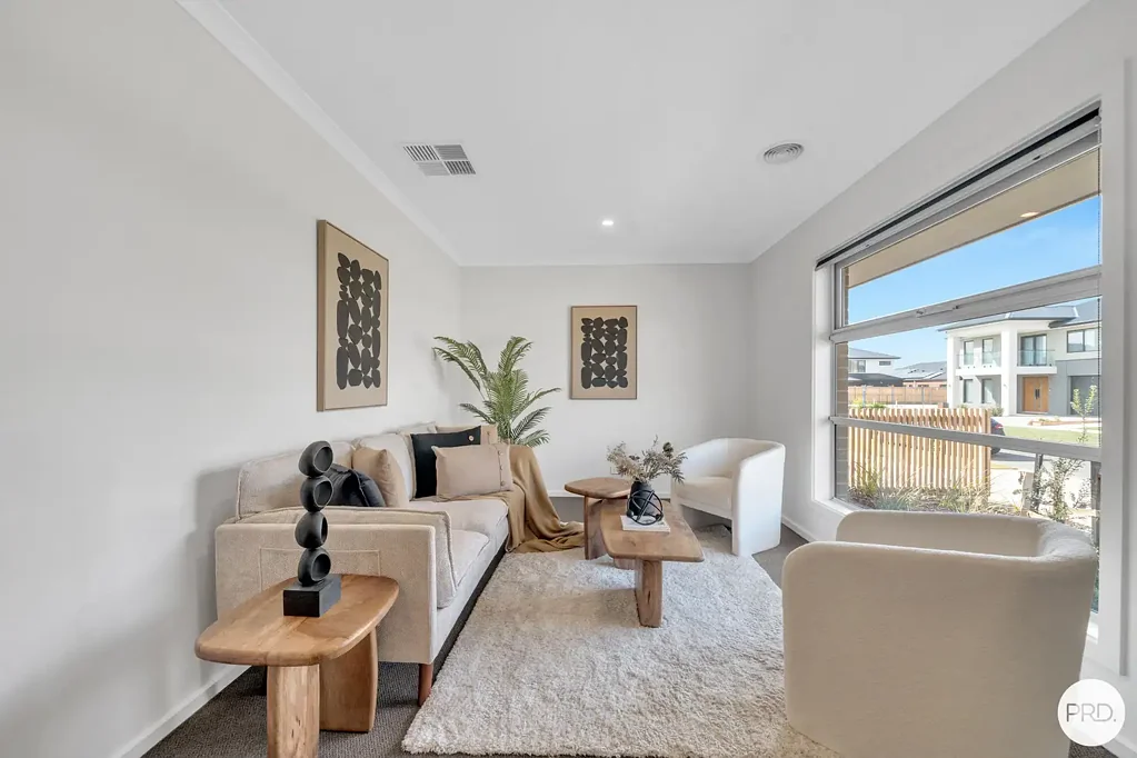 5 Bruhn Street, Clyde North, VIC 3978