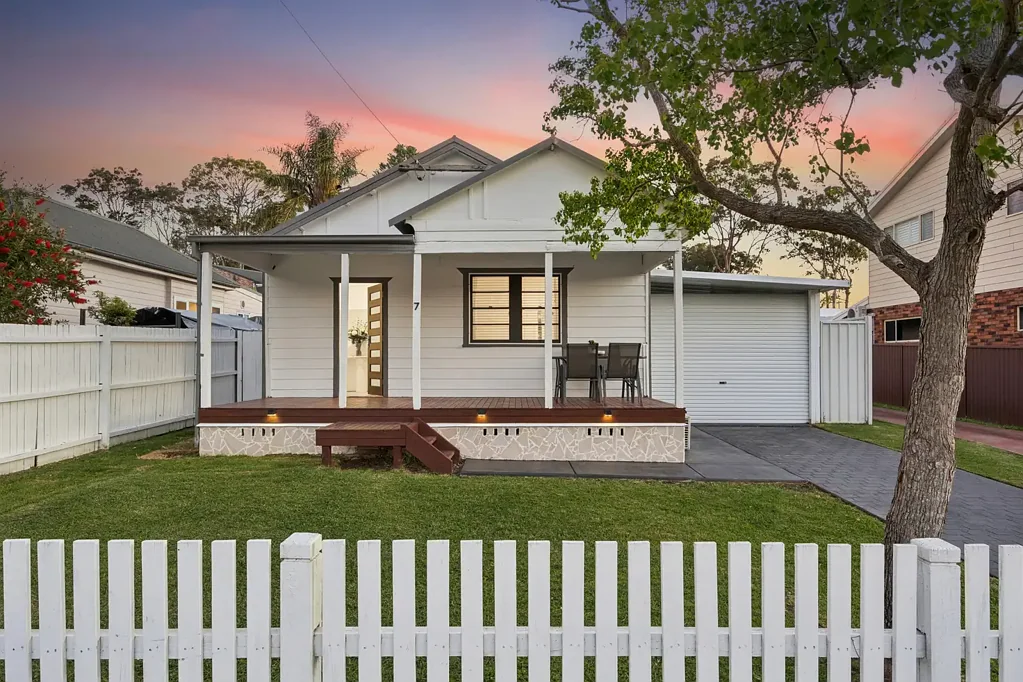 Tuggerawong 2ਬੈੱਡਰੂਮ Charming home only moments to the lake