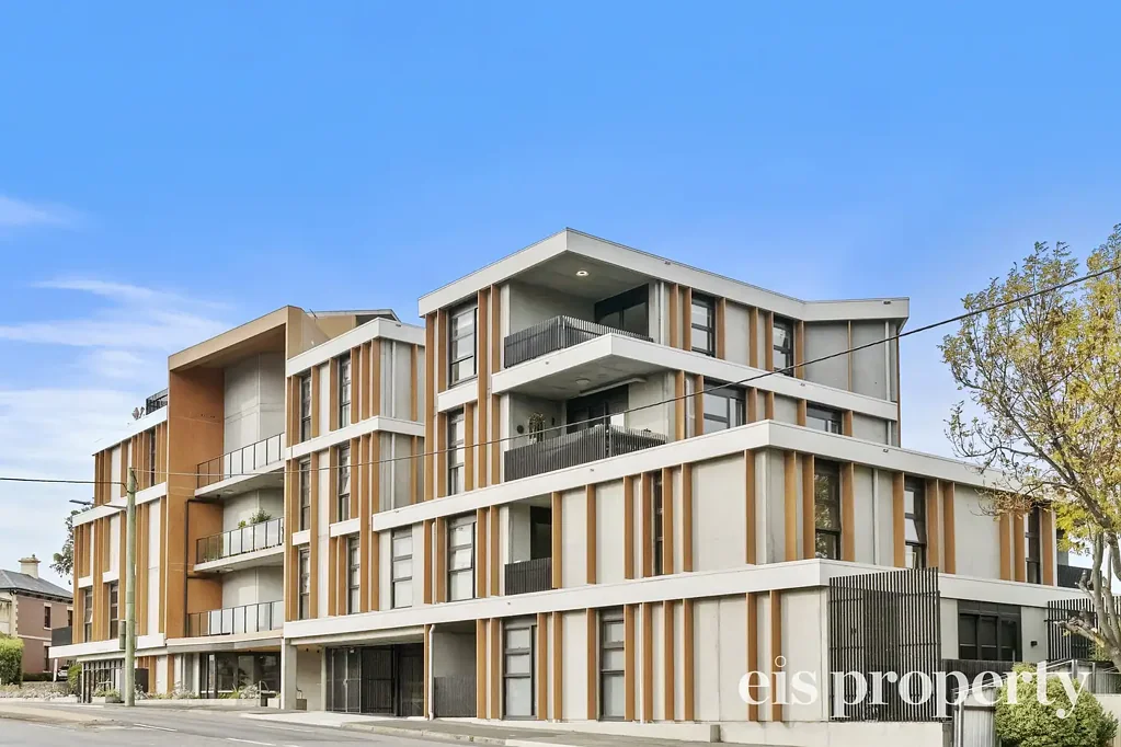 North Hobart 3 Bedroom Vogue Apartment in Ultra Convenient Location