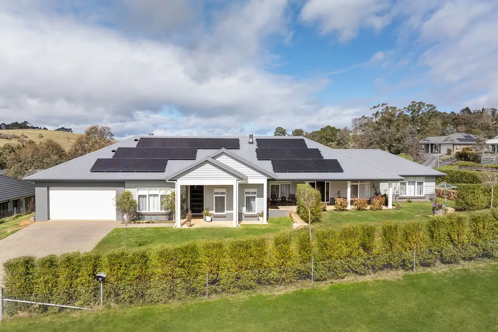 Moss Vale 5房  Elegance Meets Ease