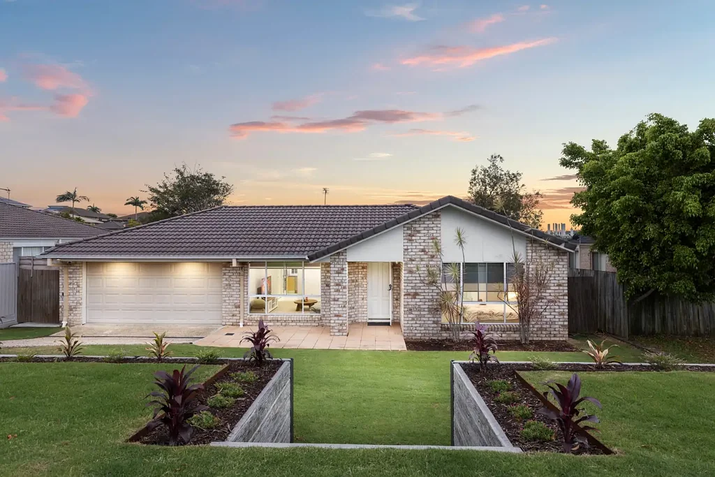 Upper Coomera 4ห้องนอน Summer Living Starts Here! Family Entertainer & Poolside Paradise