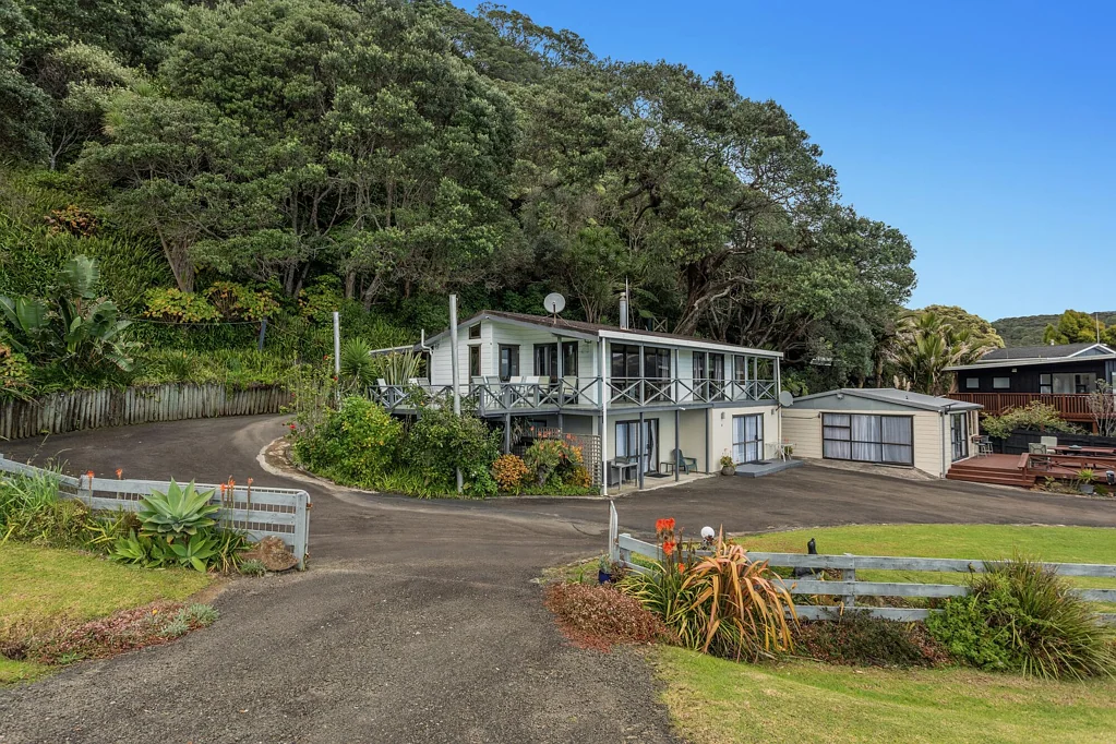 Opotiki and Surrounds 4chambre Waihau Bay Getaway