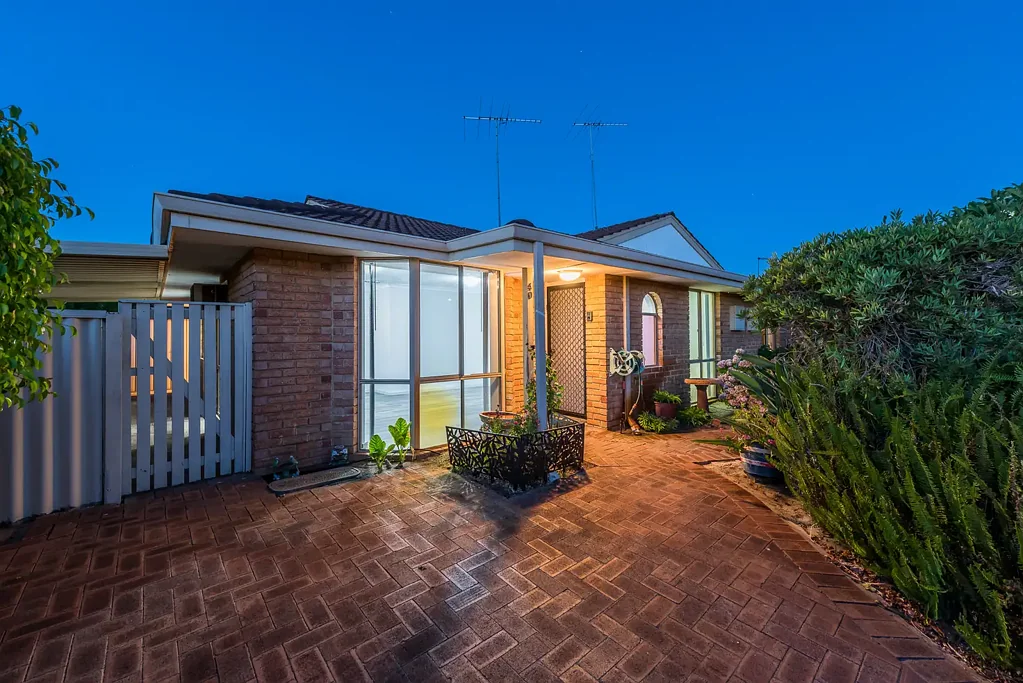 40/15 Mereworth Way, Marangaroo, WA 6064