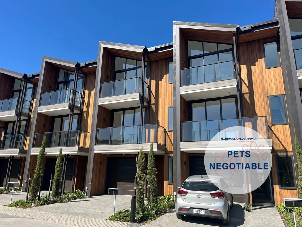 Modern 4 BEDROOM HOME - Pets considered