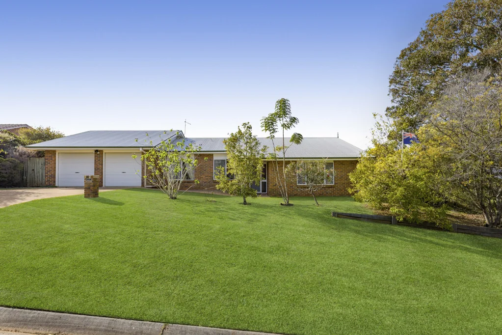 1 Danica Court, Kearneys Spring, QLD 4350