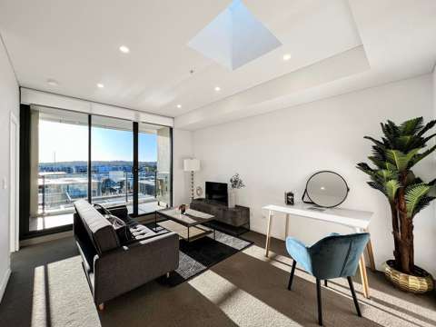 Ryde 1 Bedroom Modern One-Bedroom Apartment with Water View
