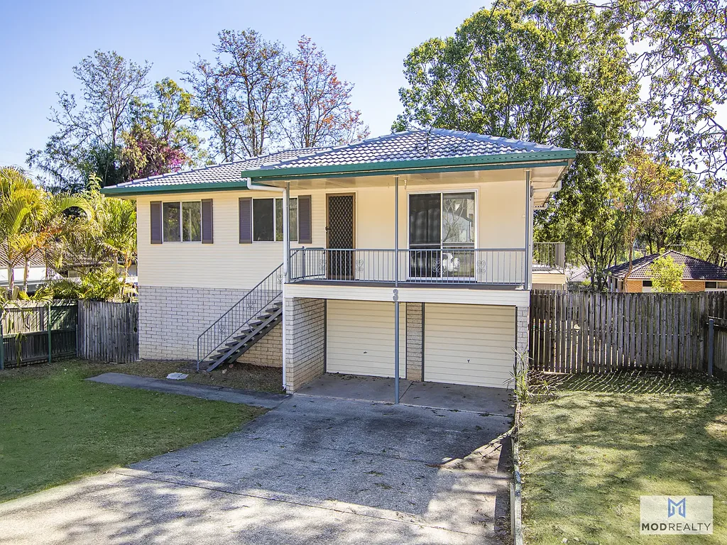Bundamba 3 Bedroom STURDY FAMILY HOME WITH SPACE, CONVENIENCE, WELL PRESENTED & READY TO MOVE IN