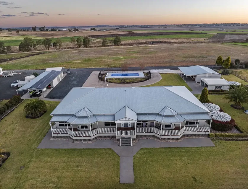 12111 Warrego Highway, Oakey, QLD 4401, 6 ਕਮਰੇ, 2 ਬਾਥਰੂਮ, Lifestyle Property