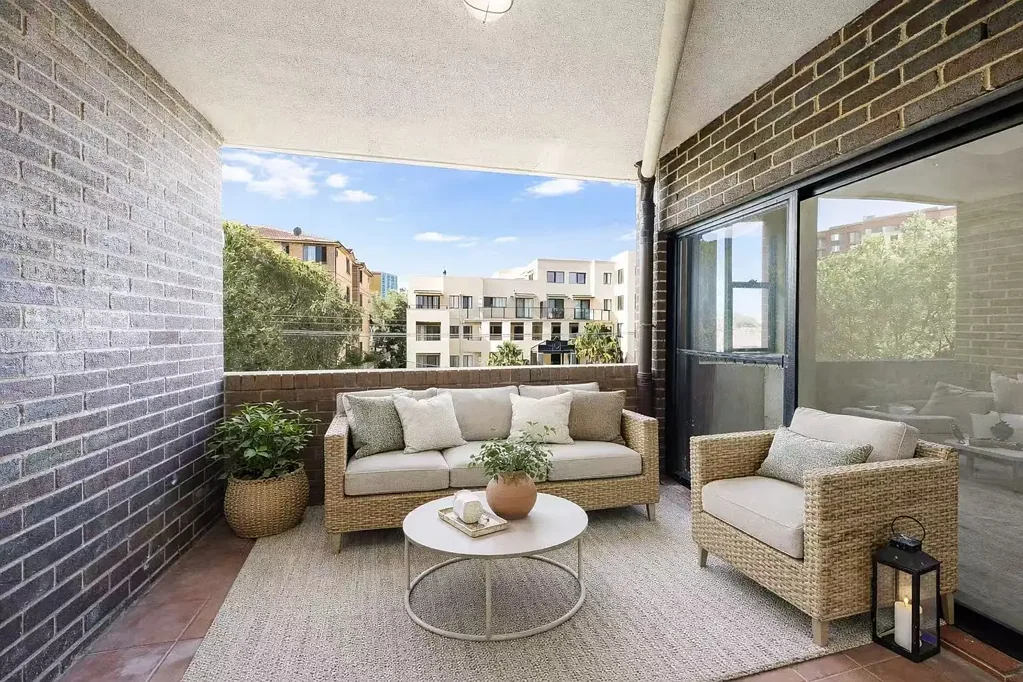 Hurstville 2ห้องนอน Stylish Full-Brick Apartment with Study in Prime Location