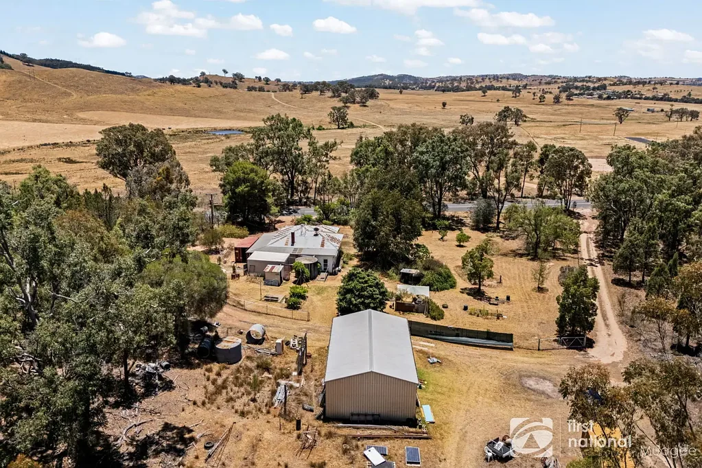 Mudgee  'PINEVALE' - LESS THAN 10 MINUTES FROM THE CBD