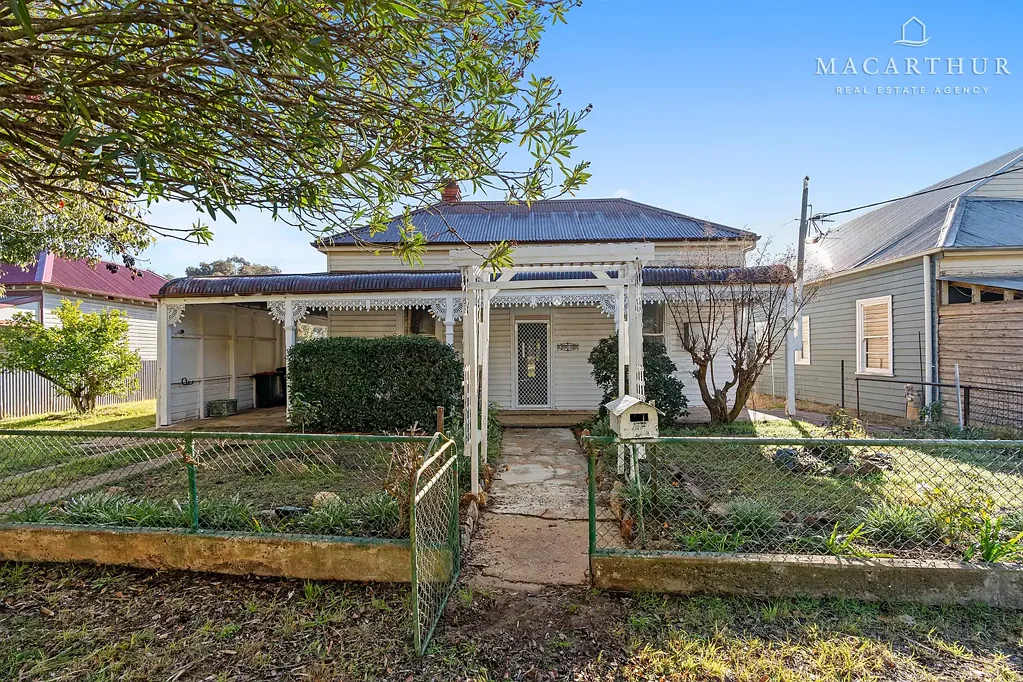 Ganmain 3 Bedroom Bull-Nose Beauty