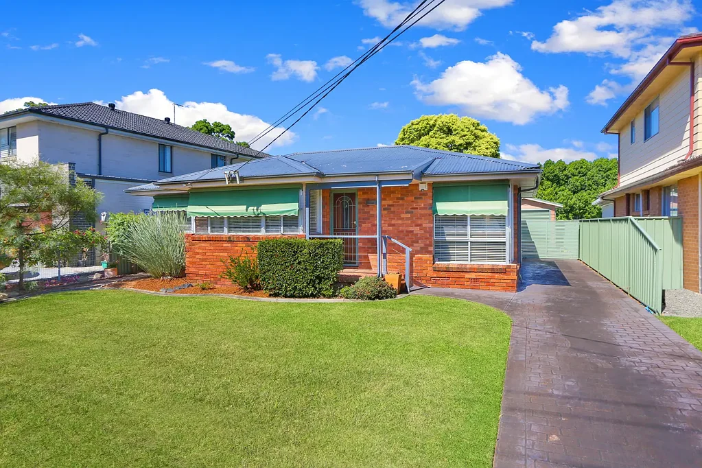 21 Vianney Crescent, Toongabbie, NSW 2146